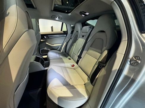 Used 2023 Porsche Panamera image 18