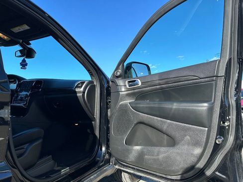 Used 2022 Jeep Grand Cherokee Laredo X image 35