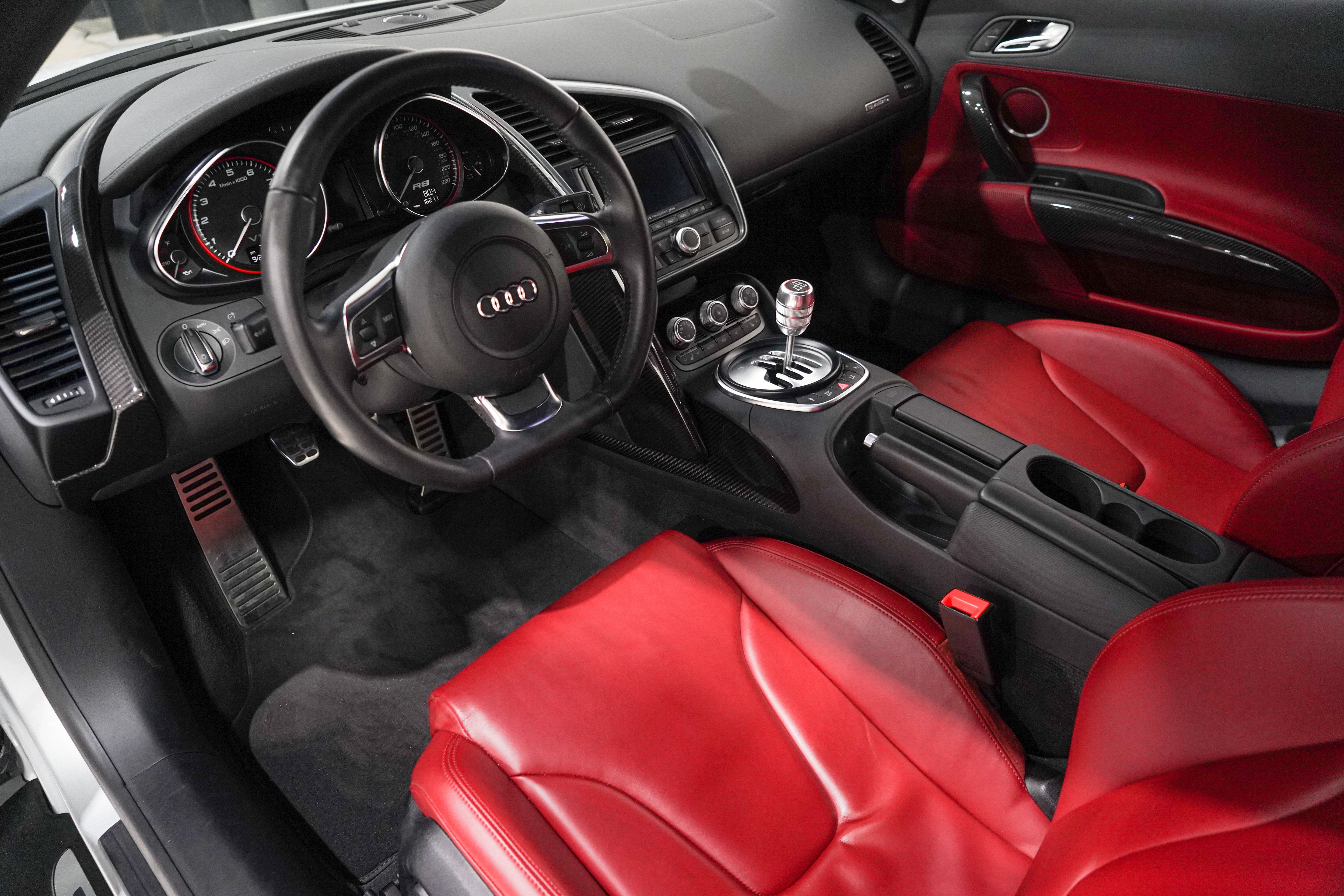 Used 2010 Audi R8 V10 AWD/4WD image 2