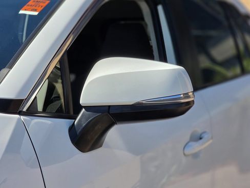 Used 2019 Toyota RAV4 XLE FWD image 8