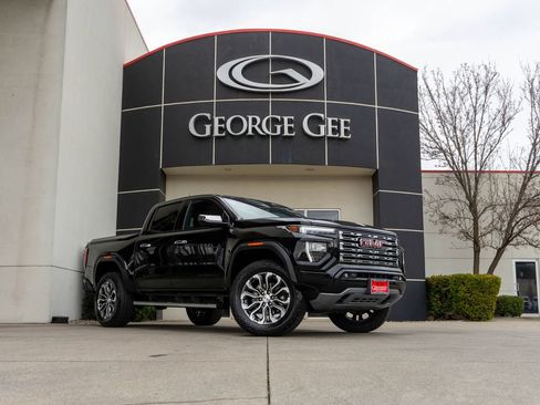 Used 2023 GMC Canyon Denali AWD/4WD image 1