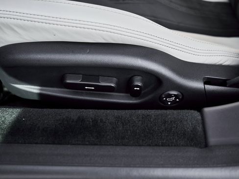 Used 2017 Acura NSX image 39