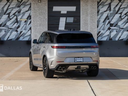 Used 2024 Land Rover Range Rover Sport image 11