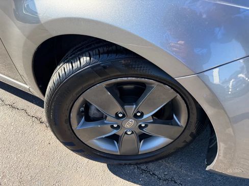 Used 2010 Kia Forte Koup EX FWD image 42