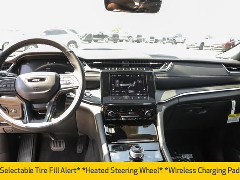 New 2025 Jeep Grand Cherokee Altitude image 10