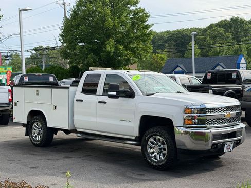 Used 2019 Chevrolet Silverado 2500 W/T w/ WT Convenience Package AWD/4WD image 4