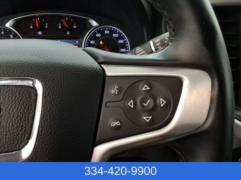 Used 2023 GMC Acadia SLT image 30