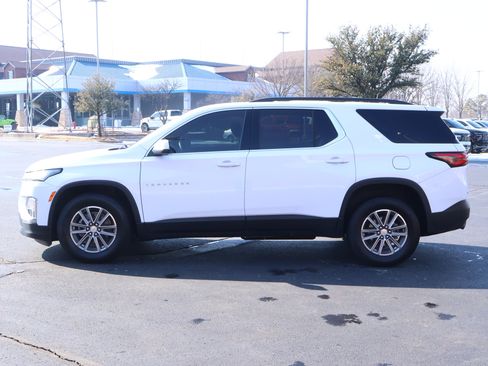 Used 2023 Chevrolet Traverse LT image 33
