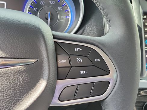 Used 2022 Chrysler 300 Touring L RWD image 33