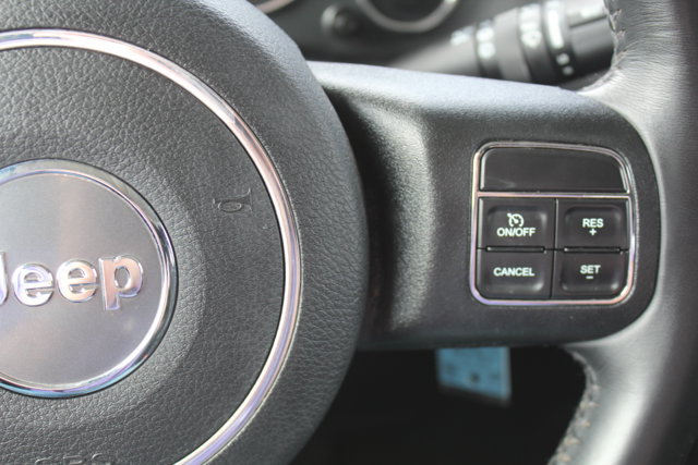 Used 2018 Jeep Wrangler Unlimited Sahara w/ Dual Top Group AWD/4WD image 22
