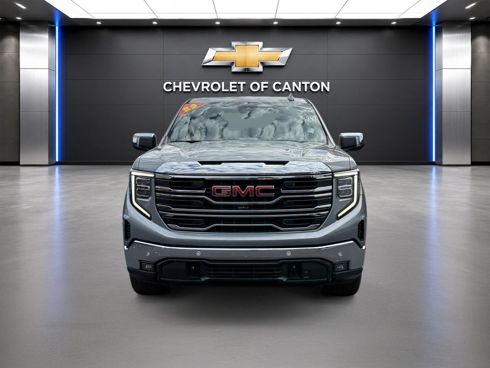 Used 2023 GMC Sierra 1500 SLT AWD/4WD image 2