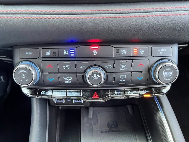 Used 2023 Dodge Durango GT AWD/4WD image 39