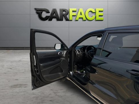 Used 2019 Jeep Grand Cherokee Altitude AWD/4WD image 14