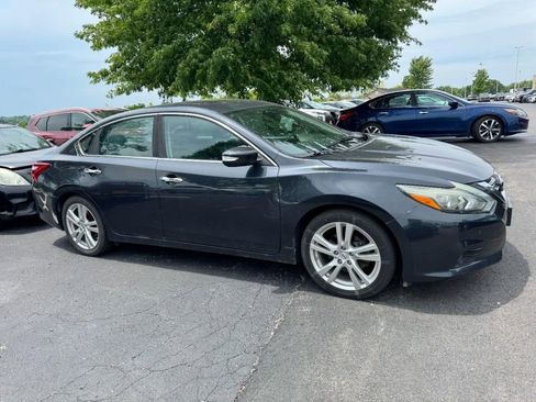 Used 2016 Nissan Altima 3.5 SL FWD image 2