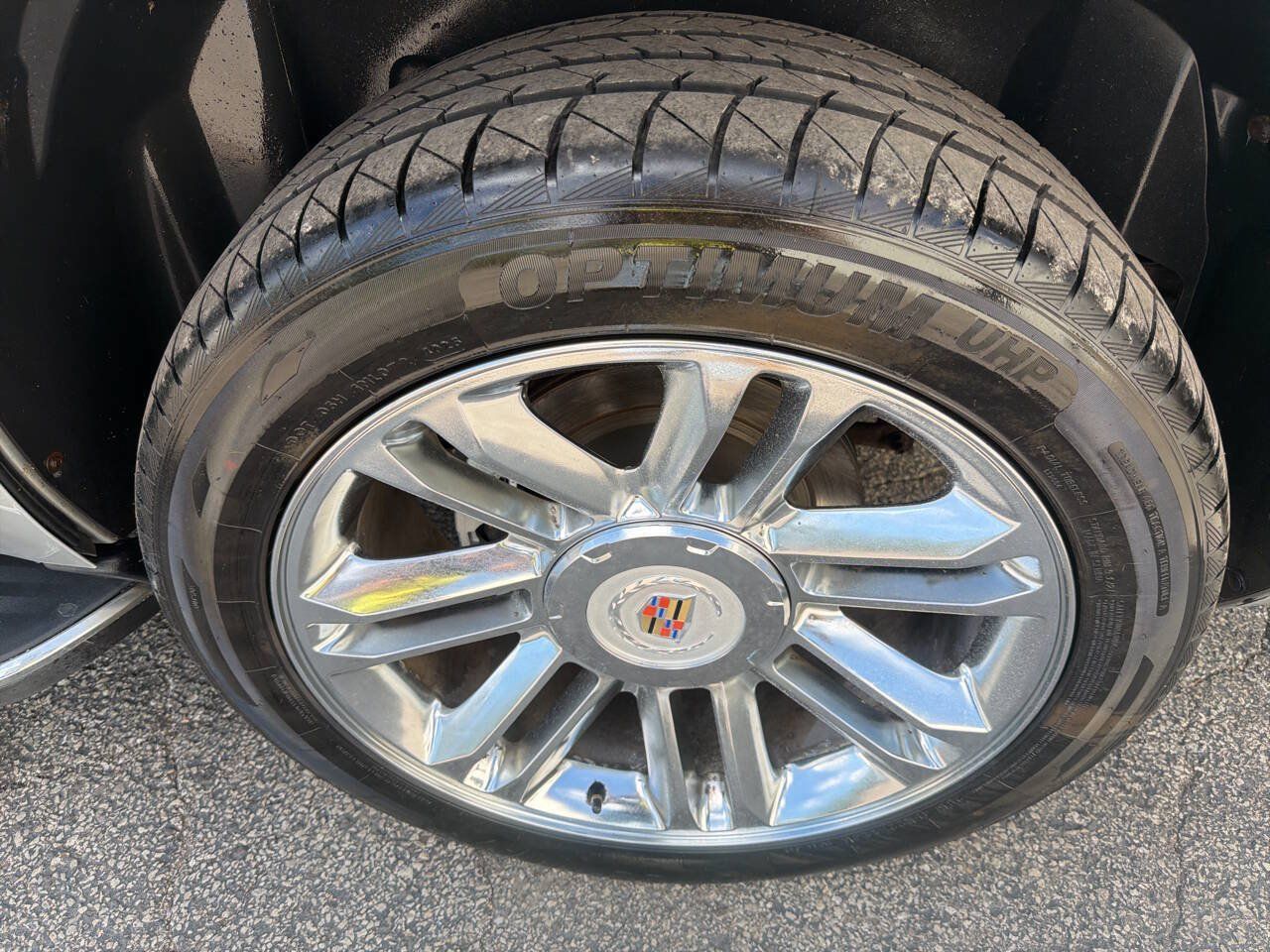 Used 2013 Cadillac Escalade Luxury AWD/4WD image 40