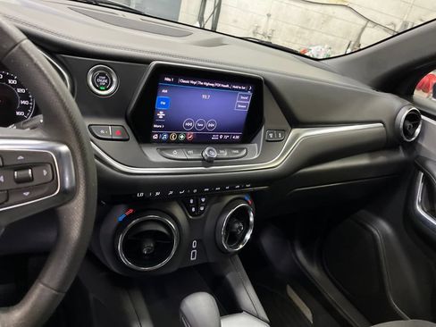 Used 2022 Chevrolet Blazer LT FWD image 17