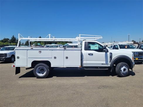 New 2024 Ford F450 XL w/ XL Chrome Package image 4