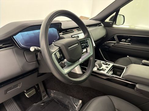 Used 2023 Land Rover Range Rover SE AWD/4WD image 4