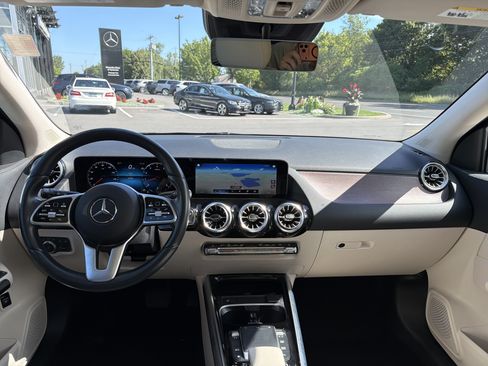 Used 2023 Mercedes-Benz GLA 250 4MATIC image 11