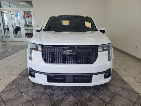 Used 2025 Ford Maverick Lobo image 4