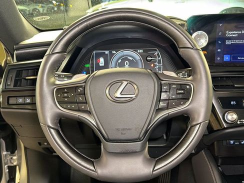 Used 2023 Lexus ES 300h Ultra Luxury w/ Accessory Package (Z2) image 17