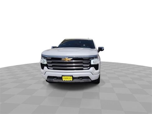 Used 2022 Chevrolet Silverado 1500 High Country w/ High Country Premium Package image 3