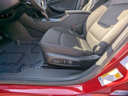 Used 2024 Chevrolet Malibu LT image 16