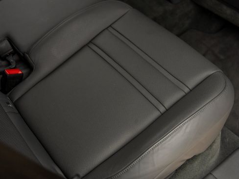 Certified 2022 Porsche Cayenne Turbo S image 39