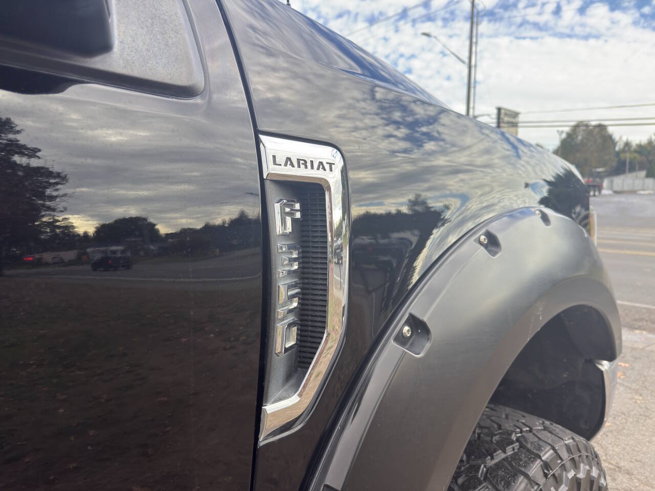 Used 2017 Ford F350 Lariat w/ FX4 4x4 Off Road Package image 15