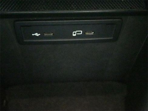 Used 2022 Mercedes-Benz GLC 300 GLC 300 image 4