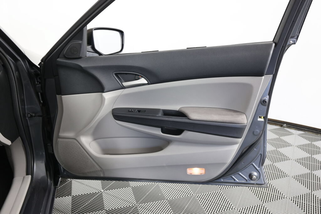 Used 2012 Honda Accord LX image 27