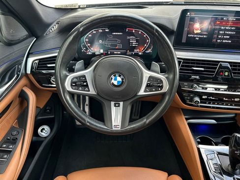 Used 2023 BMW M550i xDrive image 15