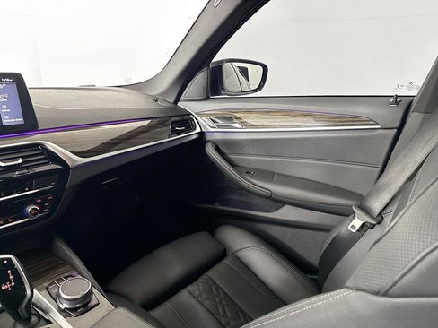 Used 2023 BMW 530i w/ M Sport Package image 28