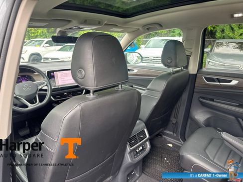 Used 2024 Volkswagen Atlas SEL AWD/4WD image 11