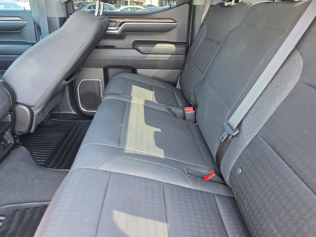 Used 2023 Chevrolet Silverado 1500 RST AWD/4WD image 15