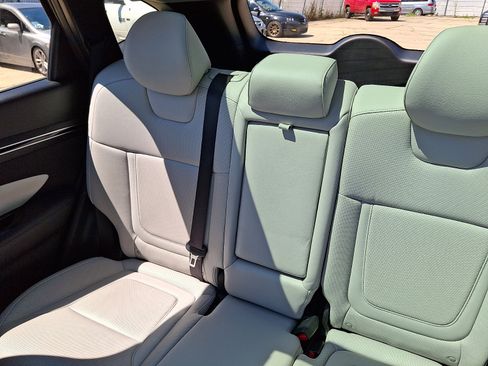 Certified 2023 Hyundai Tucson Limited AWD/4WD image 18