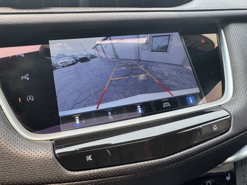 Used 2024 Cadillac XT5 Sportv w/ Technology Package AWD/4WD image 14