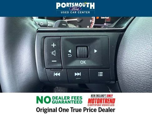 Used 2025 Nissan Pathfinder SL image 18