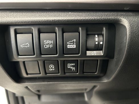 Used 2022 Subaru Forester Premium image 21