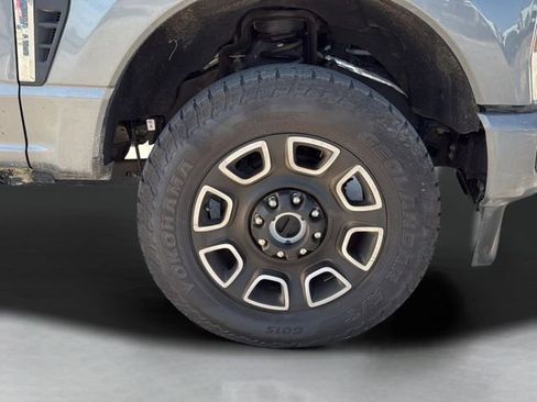 Used 2024 Ford F250 Platinum image 9