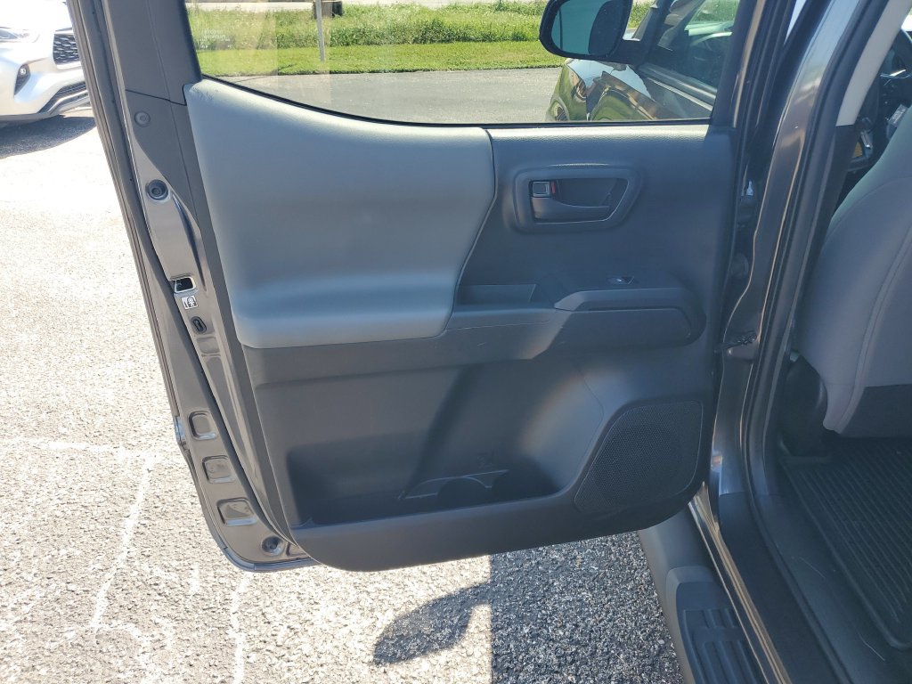 Used 2020 Toyota Tacoma SR AWD/4WD image 23