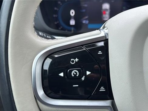 Used 2023 Volvo XC60 B5 Plus w/ Climate Package image 18
