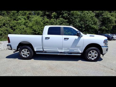 Used 2025 RAM 2500 Big Horn AWD/4WD image 9