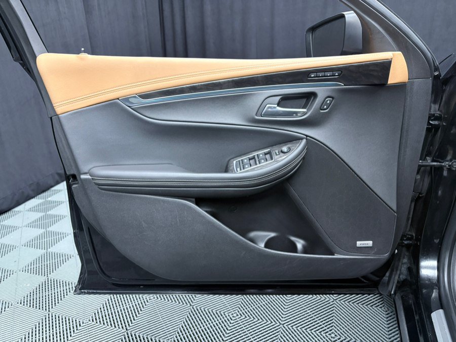 Used 2015 Chevrolet Impala LTZ FWD image 22