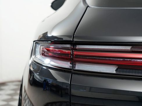 Certified 2024 Porsche Cayenne AWD/4WD image 12