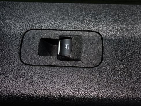 Used 2019 Ford F150 Raptor w/ Equipment Group 802A Luxury AWD/4WD image 11