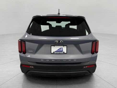 Used 2021 Kia Sorento LX image 5