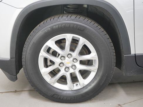 Used 2018 Chevrolet Traverse LT image 25