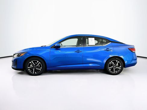 Used 2025 Nissan Sentra SV FWD image 4