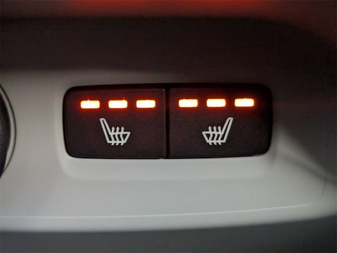 New 2026 Volvo XC40 B5 Plus w/ Protection Package Premier image 17